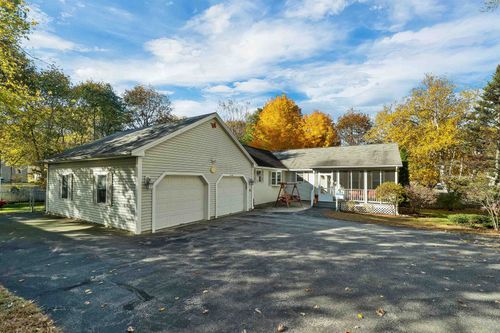1121 Cilley Road, Manchester, NH, 03103 | Card Image
