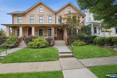 38 Montague Pl, Montclair, NJ, 07042-2820 | Card Image