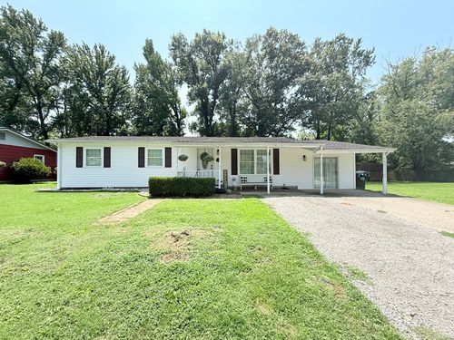 81 Dallas Dr, Harrisburg, IL, 62946-5277 | Card Image