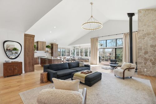 19285 Goose Creek Ct, Bend, OR, 97702-1157 | Card Image