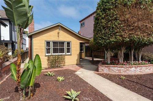 425 30th St, Manhattan Beach, CA, 90266-2076 | Card Image