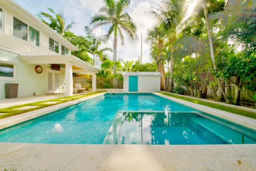 156 24th St, Cocoa Beach, FL, 32931-2211 | Card Image