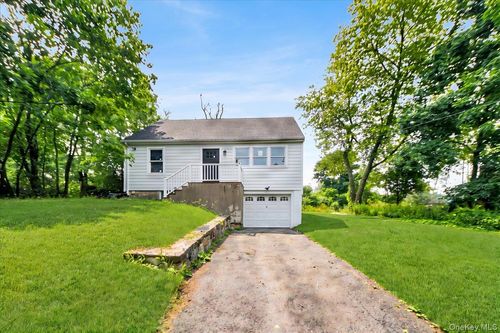 16 Tiger Rd, Hopewell Junction, NY, 12533-5037 | Card Image