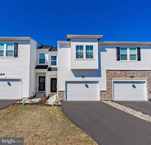 4907 Brookside Ct, Coopersburg, PA, 18036-8744 | Card Image