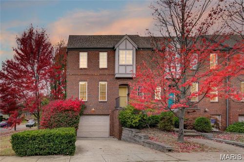 2113 Dogtown Walk, Saint Louis, MO, 63139-3568 | Card Image