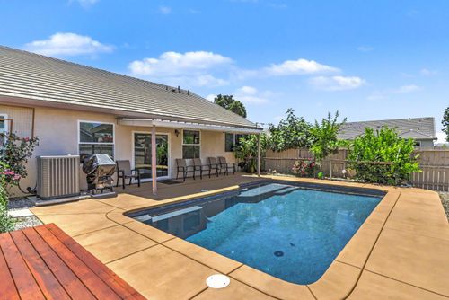 327 Manor Dr, Ione, CA, 95640-9206 | Card Image