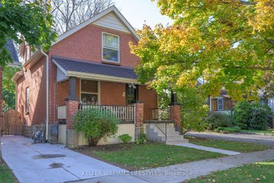 49 Elmwood Pl, House other with 3 bedrooms, 2 bathrooms and 1 parking in London ON | Image 2