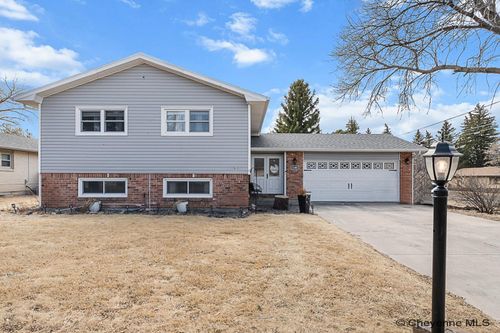 1103 E Carlson St, Cheyenne, WY, 82009-4315 | Card Image