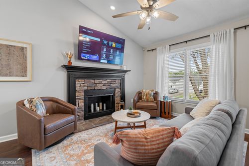 13 Huntcliff Dr, Cartersville, GA, 30121-4276 | Card Image