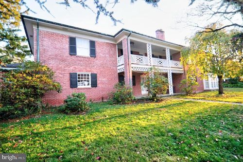 354 Pine Hill Ln, YORK, PA, 17403-4058 | Card Image