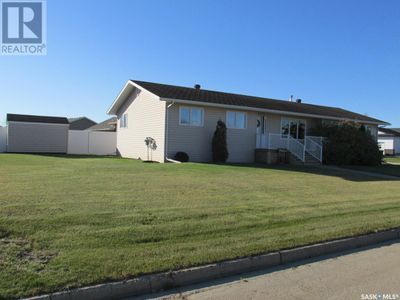 644 Nicholson Dr, House other with 3 bedrooms, 1 bathrooms and null parking in Carrot River SK | Image 2