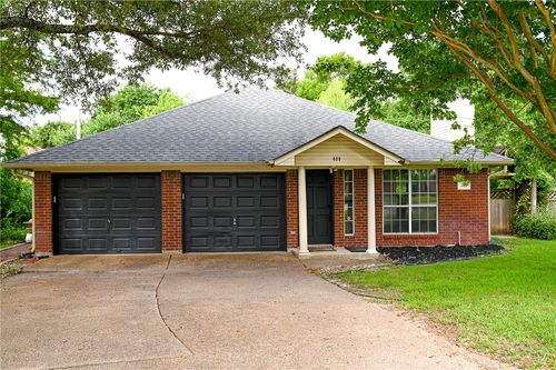400 Princeton Cir, College Station, TX, 77840-4627 | Card Image
