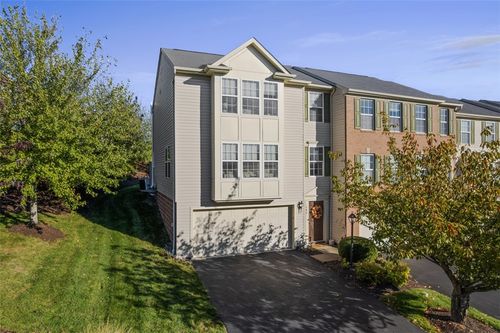147 Kensington Dr, Pittsburgh, PA, 15237-1292 | Card Image