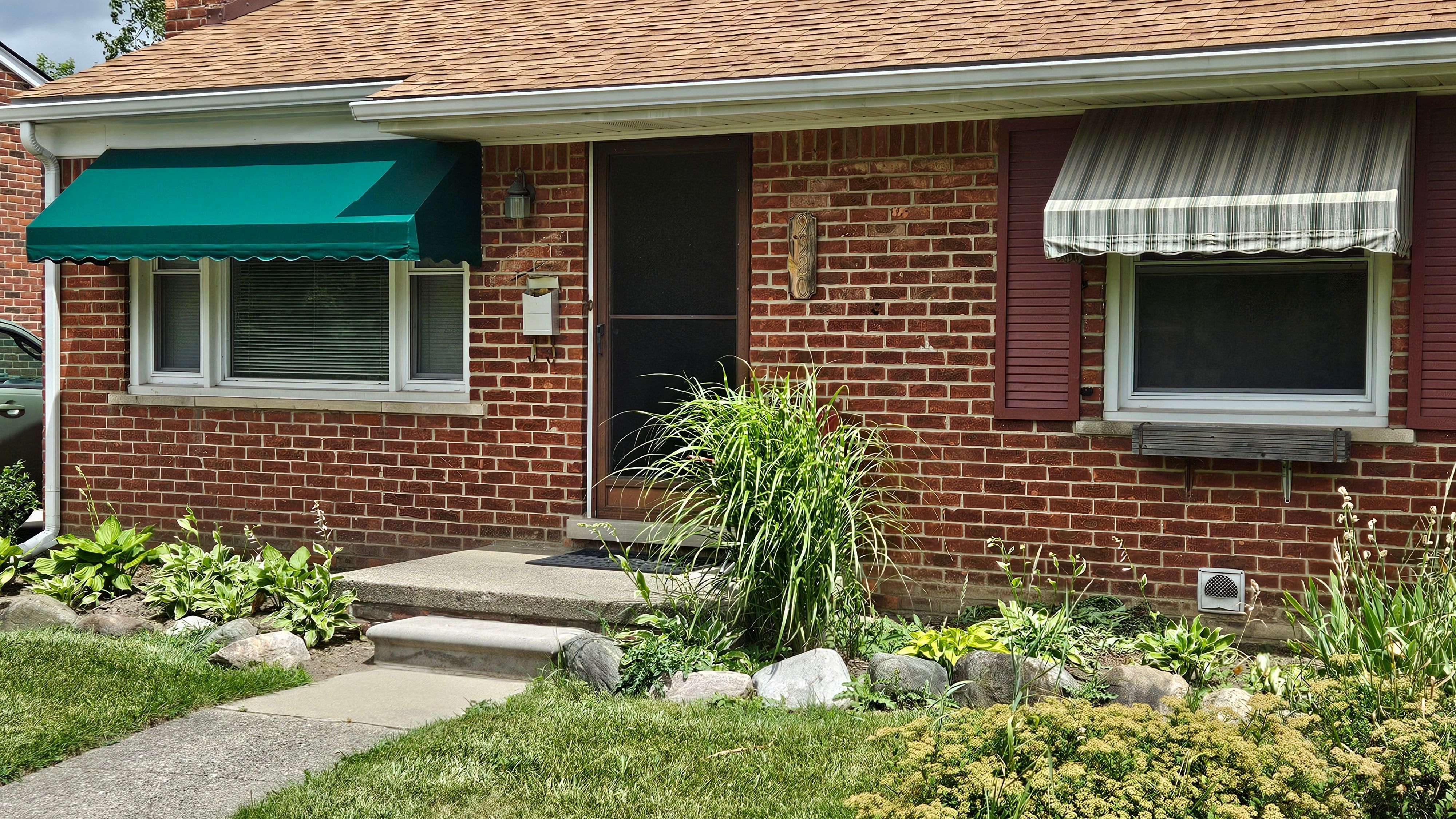 Farmington Rd, Livonia, MI 48150