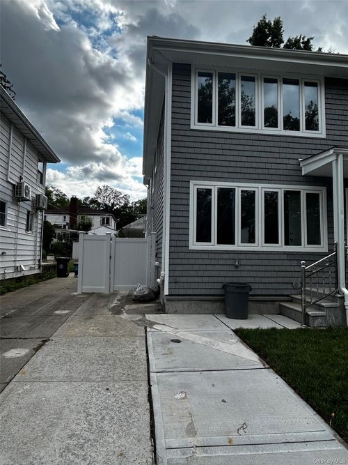 2fl-6446 217th St, Oakland Gardens, NY, 11364-2236 | Card Image