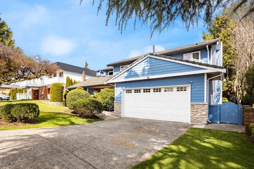 {{alt}} | Card Image