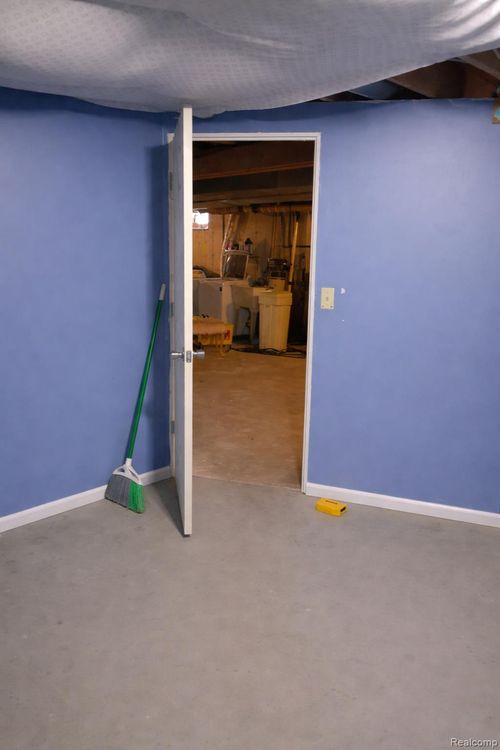 4063 Mason Rd, Howell, MI, 48843-9621 | Card Image