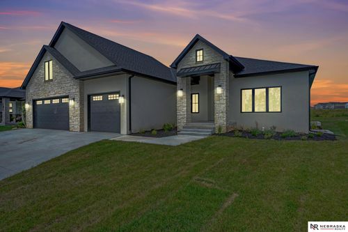 3600 Tree Line Dr, Lincoln, NE, 68516-6130 | Card Image