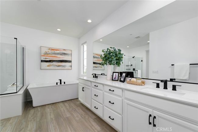 484 Chorus, Condo with 3 bedrooms, 3 bathrooms and 2 parking in Irvine CA | Image 11