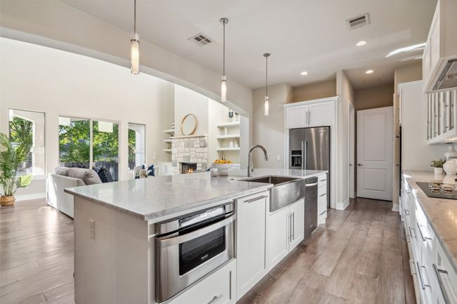 511 Hurst Creek Rd, House other with 5 bedrooms, 4 bathrooms and 6 parking in Lakeway TX | Image 16