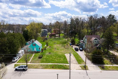 7431 Terrace Ave, Middleton, WI, 53562-3154 | Card Image