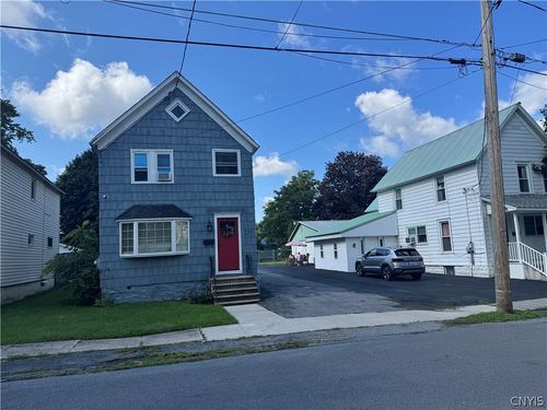 723 Lawrence St, Watertown, NY, 13601-1806 | Card Image