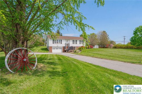 9454 Jacktown Rd, Bangor, PA, 18013-3851 | Card Image