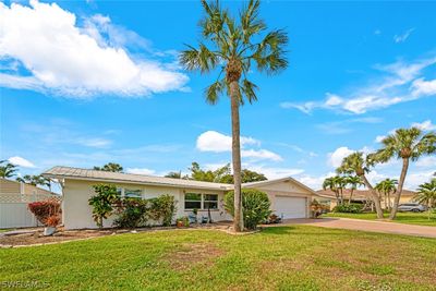 1815 Whitecap Circle, House other with 3 bedrooms, 2 bathrooms and null parking in North Fort Myers FL | Image 2