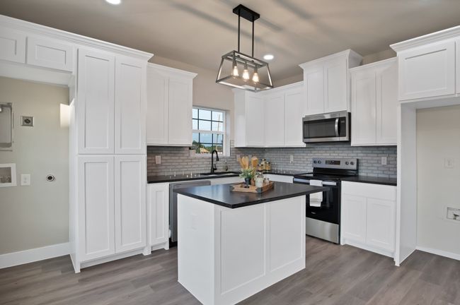 205 E South St, House other with 3 bedrooms, 2 bathrooms and null parking in Itasca TX | Image 13