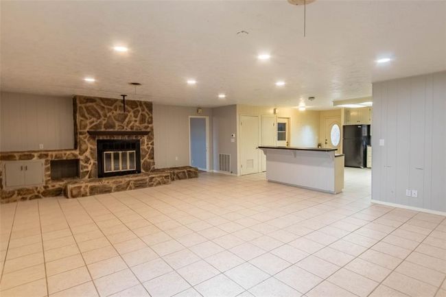409 W Buffalo St, House other with 3 bedrooms, 2 bathrooms and null parking in Caldwell TX | Image 6