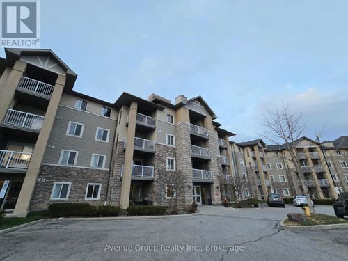 684 Warden Ave, Scarborough, ON, M1L4W4 | Card Image