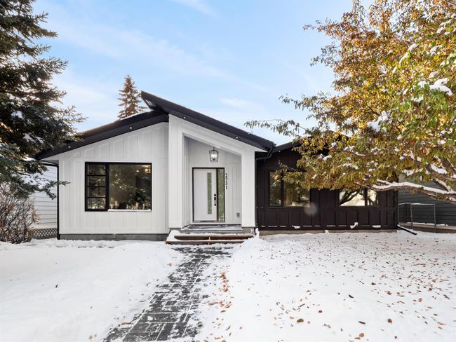 2731 Conrad Dr Nw, House detached with 5 bedrooms, 3 bathrooms and 2 parking in Calgary AB | Image 4