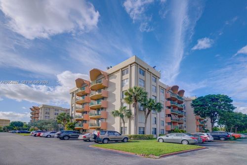 215-9320 Fontainebleau Blvd, Miami, FL, 33172-4242 | Card Image
