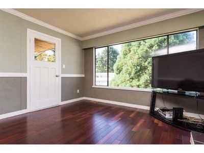 7902 115a St, Home with 5 bedrooms, 2 bathrooms and 5 parking in Delta BC | Image 2