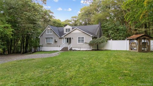 57 Miller Place Rd, Miller Place, NY, 11764-2406 | Card Image