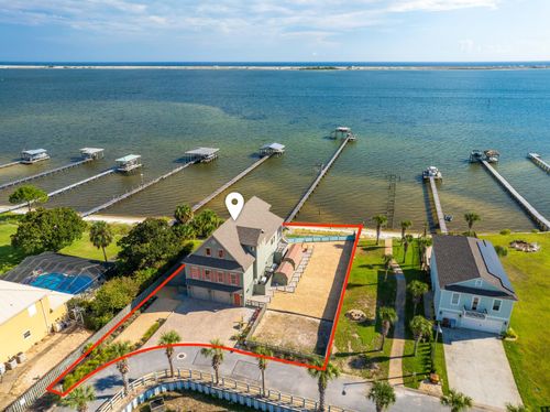 8944 Windgate Cir, Navarre, FL, 32566-2210 | Card Image