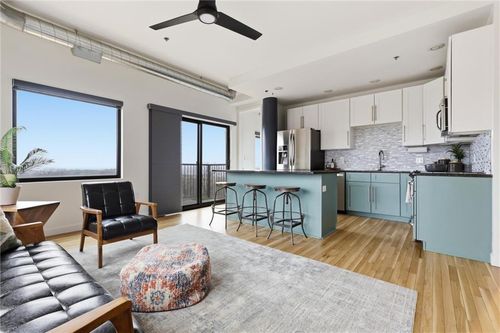 apt-1204-2940 Baltimore Ave, Kansas City, MO, 64108-3418 | Card Image