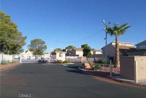 l-5196 Golden Ln, Las Vegas, NV, 89119-1719 | Card Image