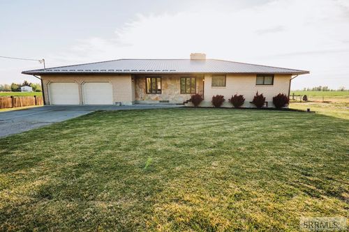 202 Cottonwood Ln, Blackfoot, ID, 83221-5826 | Card Image
