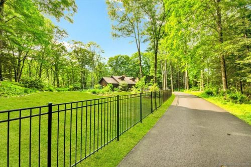 7 Plantation Ct, Bethel, CT, 06801-2875 | Card Image