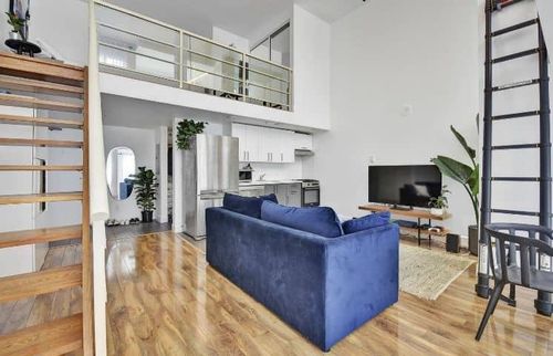 219-933 Seymour St, Vancouver, BC, V6B6L6 | Card Image