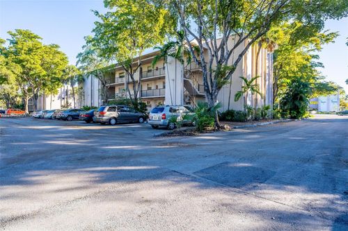b302-469 N Pine Island Rd, Plantation, FL, 33324-7811 | Card Image