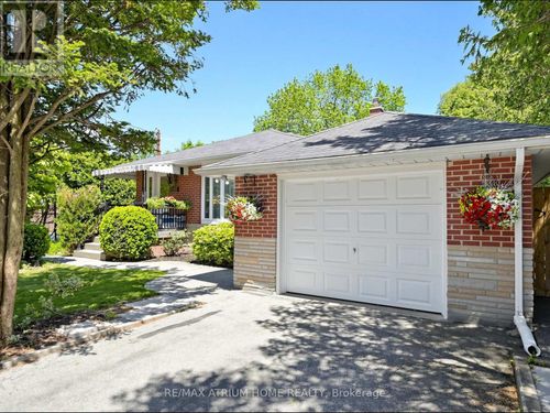 606 Parkside Dr, Oakville, ON, L6K1P8 | Card Image