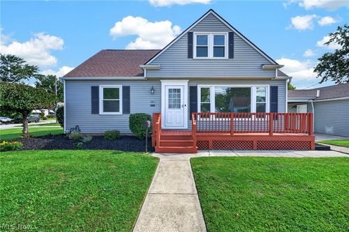 401 E 288th St, Willowick, OH, 44095-5069 | Card Image