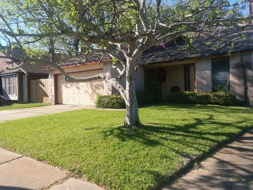7902 Arbor Glen Rd, Houston, TX, 77071-3247 | Card Image