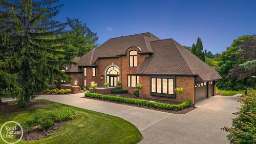4585 Kiftsgate Bnd, Bloomfield Hills, MI, 48302-2331 | Card Image