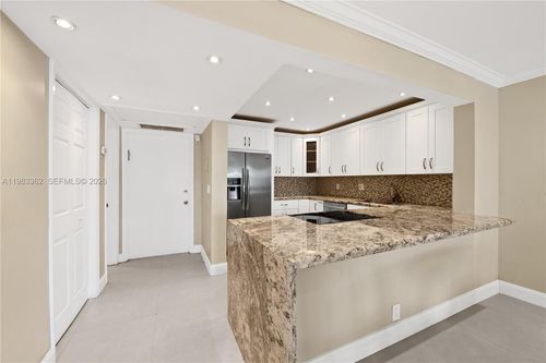 apt-103s-329 Se 3rd St, Hallandale Beach, FL, 33009-5675 | Card Image