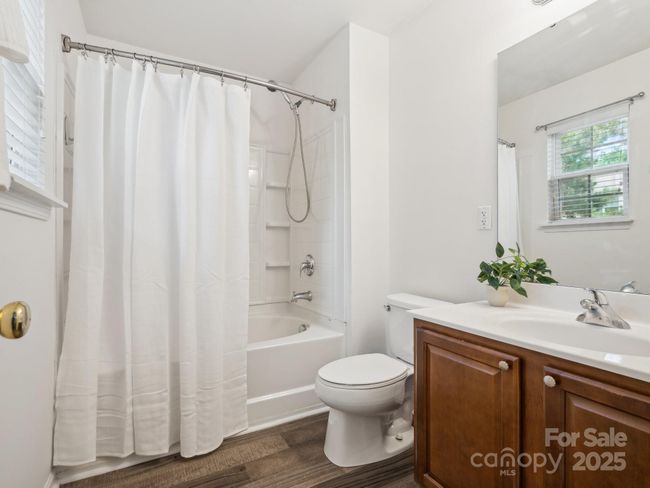 Primary Bathroom | Image 18