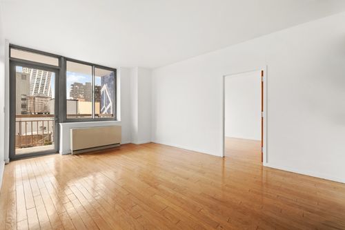 11b-520 W 23rd St, New York, NY, 10011-1136 | Card Image
