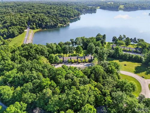 15 Lionshead Ridge Dr, Innsbrook, MO, 63390-6575 | Card Image